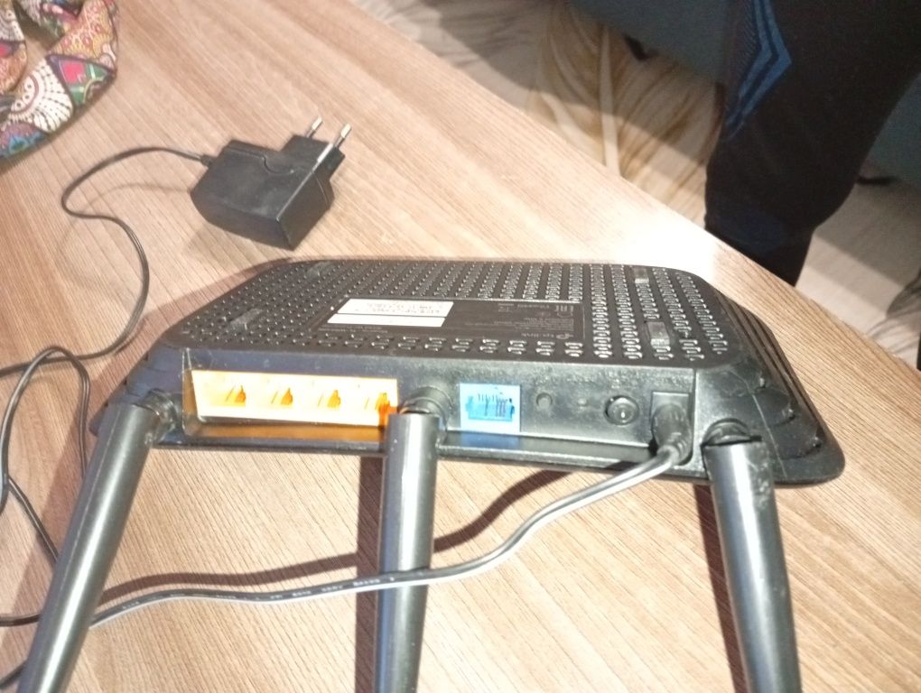 wi-fi роутер работает
