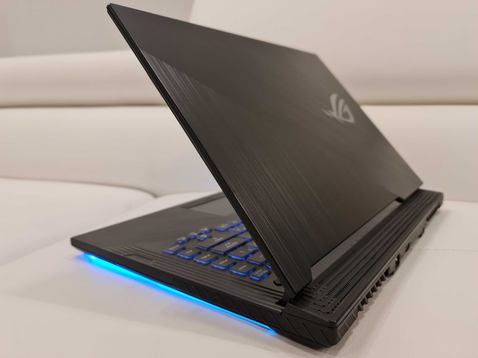 Laptop gaming Asus strix ,intel core i7-hexa core, ram 16 GB, 144 HZ