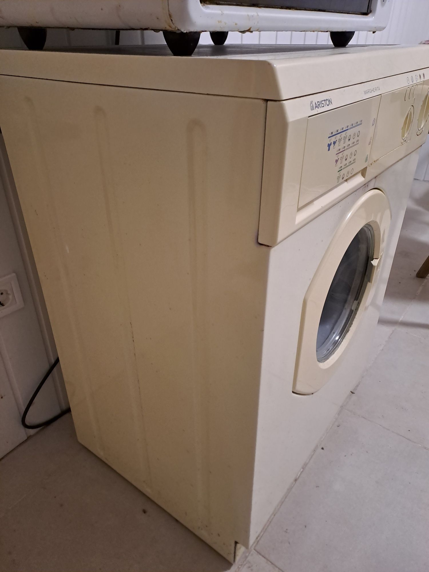 Пералня Ariston AV637TX