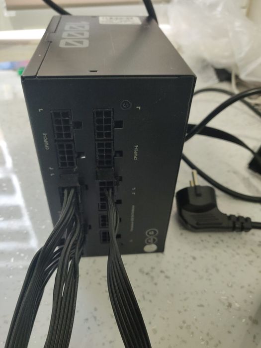 Sursa alimentare modulara Gigabyte P1000GM 1000w 80+Gold