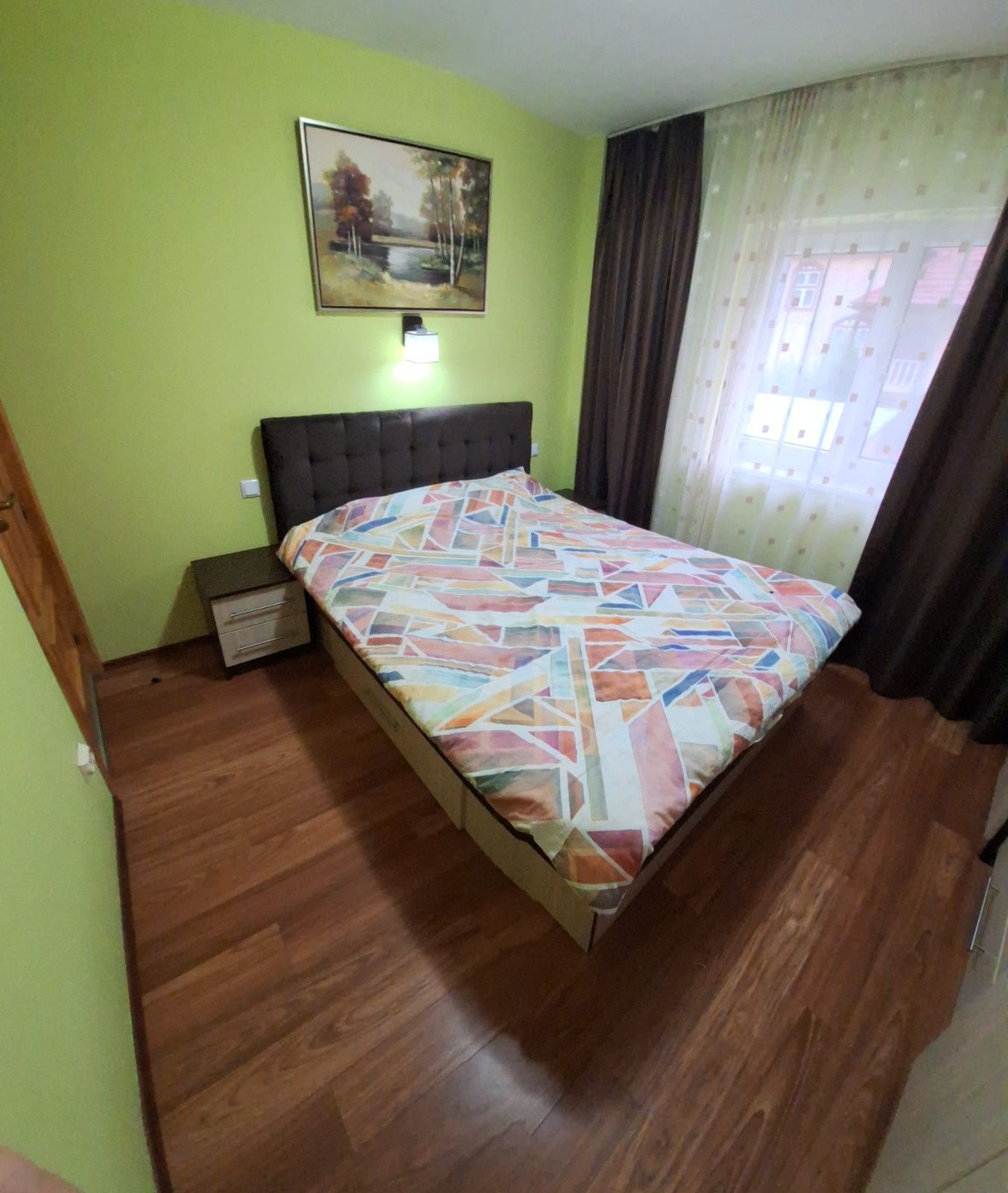 Vând apartament cu 4 camere în Câmpeni