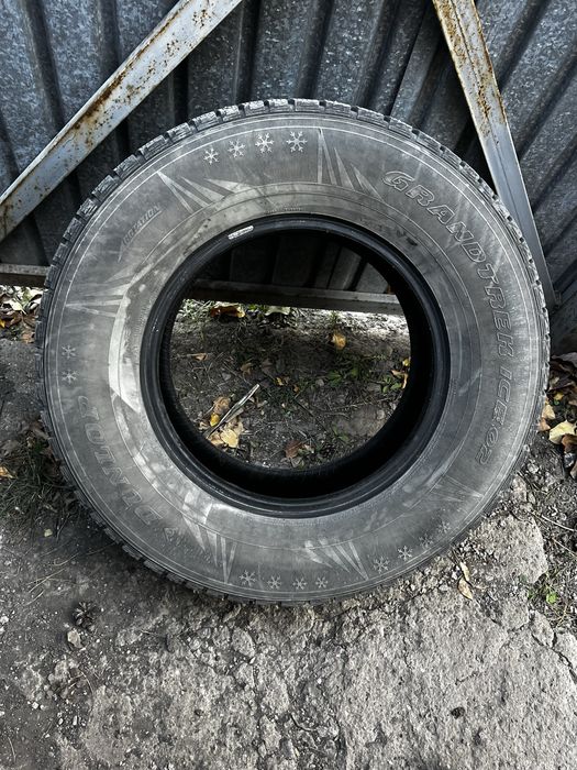 Продам зимние шины dunlop 285/65 R17