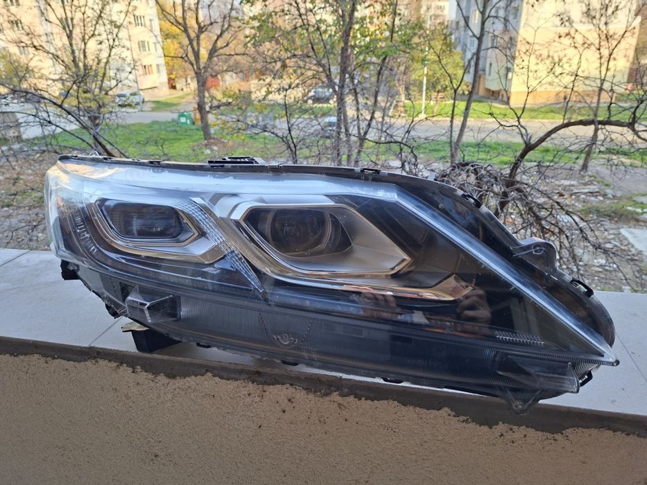 Десен фар MITSUBISHI Eclipse CROSS