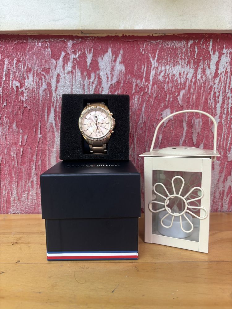 Оригинален дамски часовник Tommy Hilfiger Rose Gold