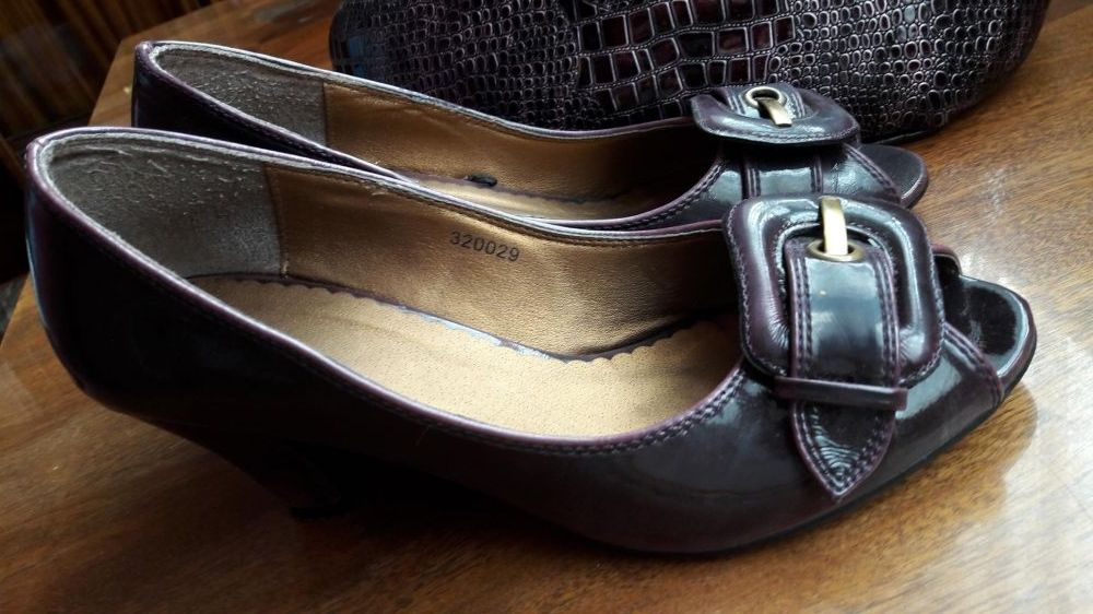 Комплект обувки и чанта