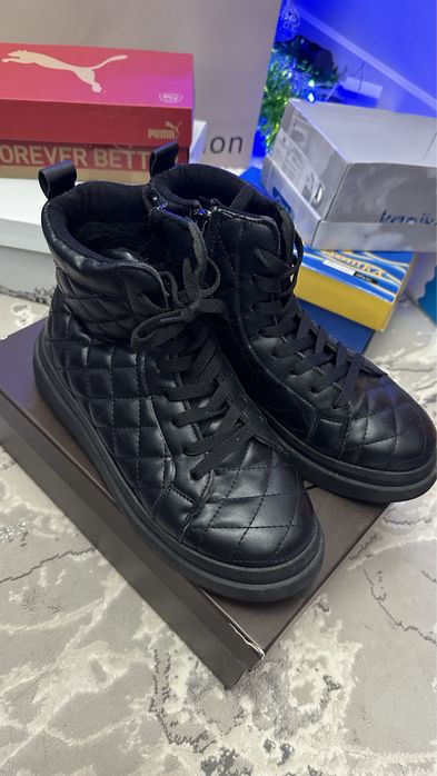 Ботинки сапог  зимние 38 размер черные