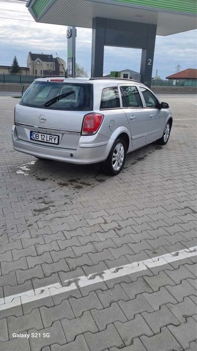 Vand sau schimb astra h 1.6benzina