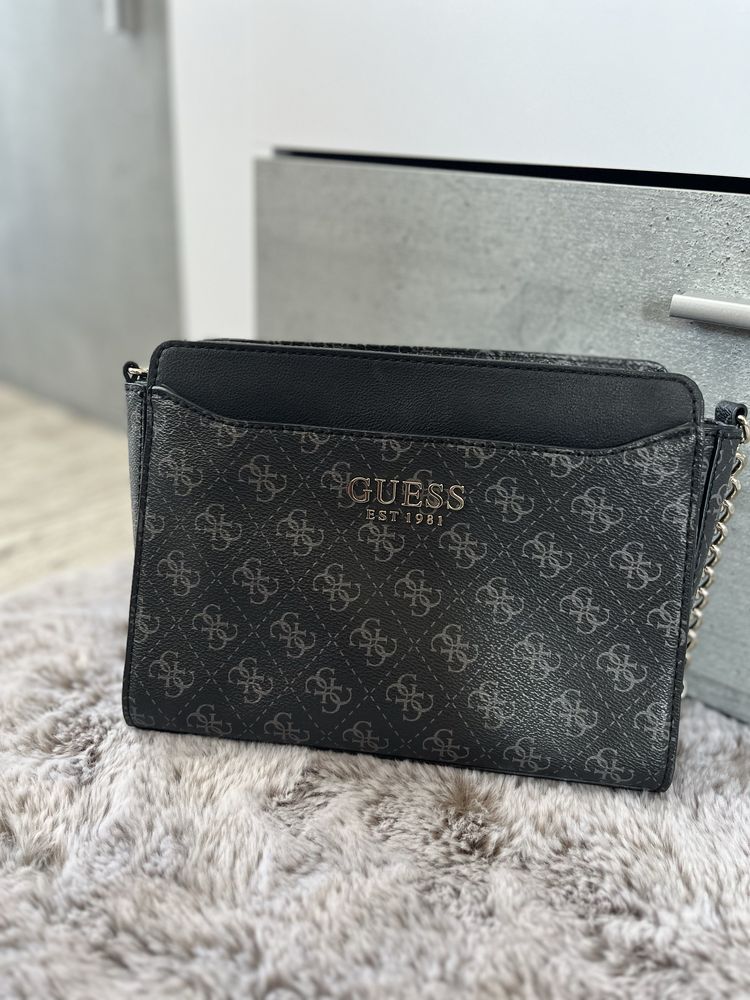 Чанта Guess