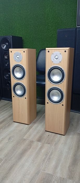 Тонколони ELTAX Universe