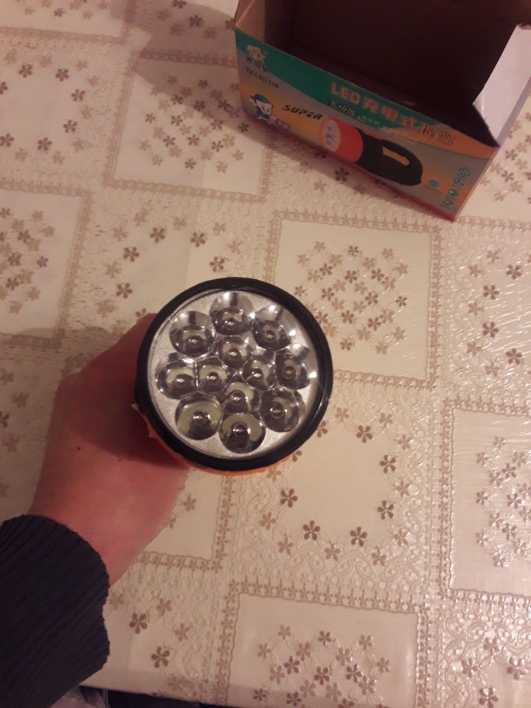 продам фонарик новый
