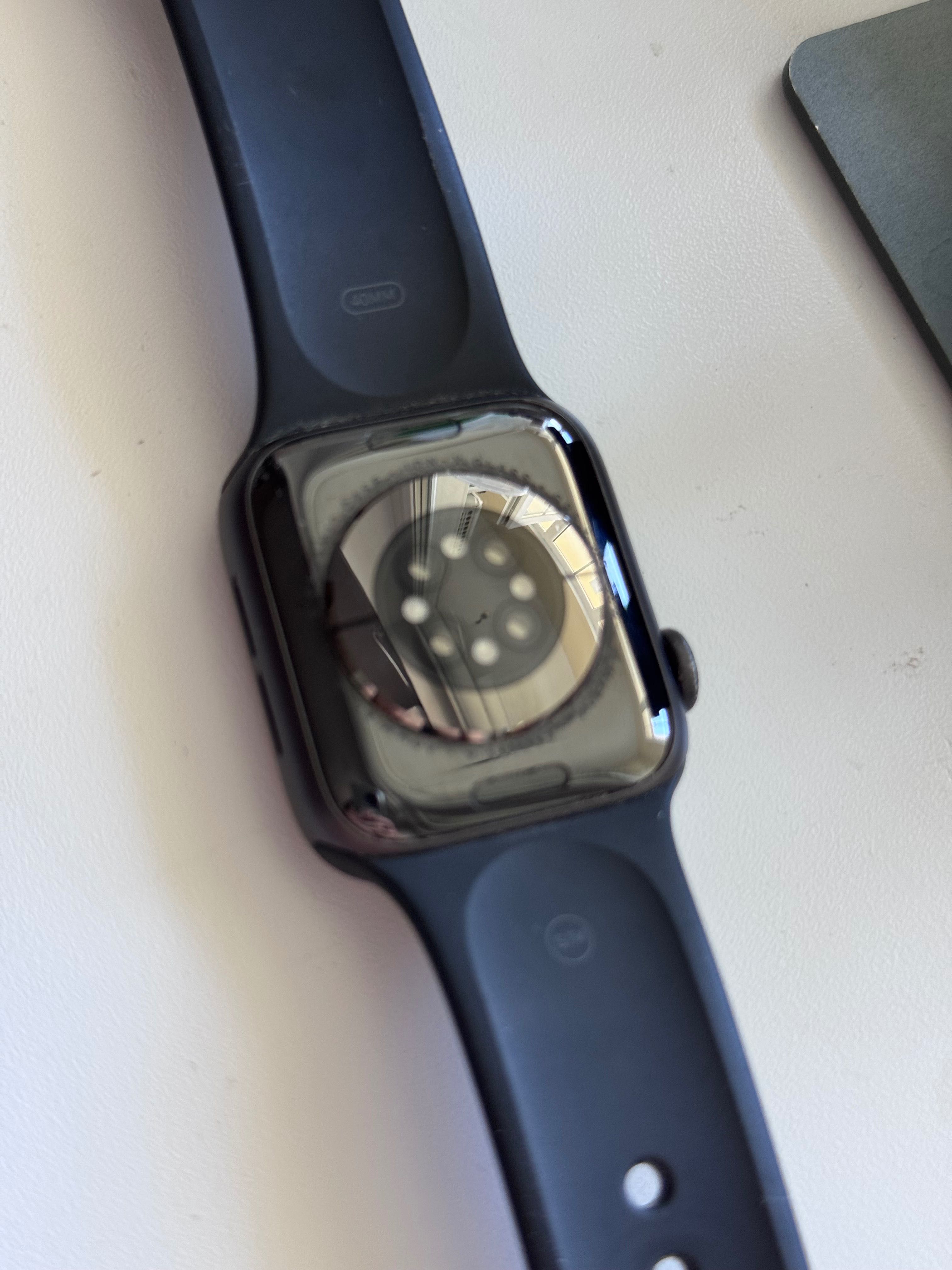 Смарт-часы Apple Watch Series 6, 40mm