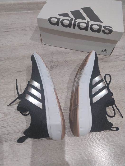 Adidas Swift Run marimea 39