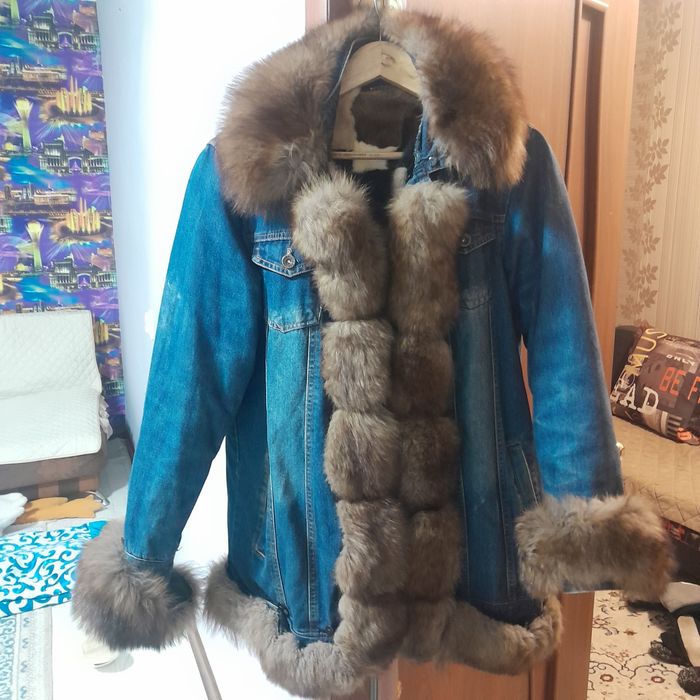 Продам джинсовую куртку( Зима) 15.000тг