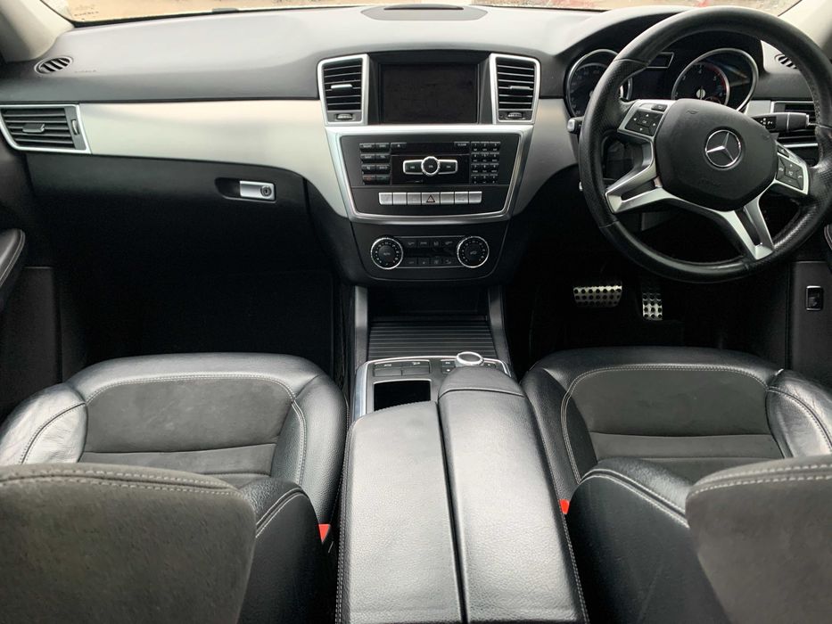 Dezmembrez mercedes ML w166  m350 euro 6 4-matic/stop ml w166/far w166