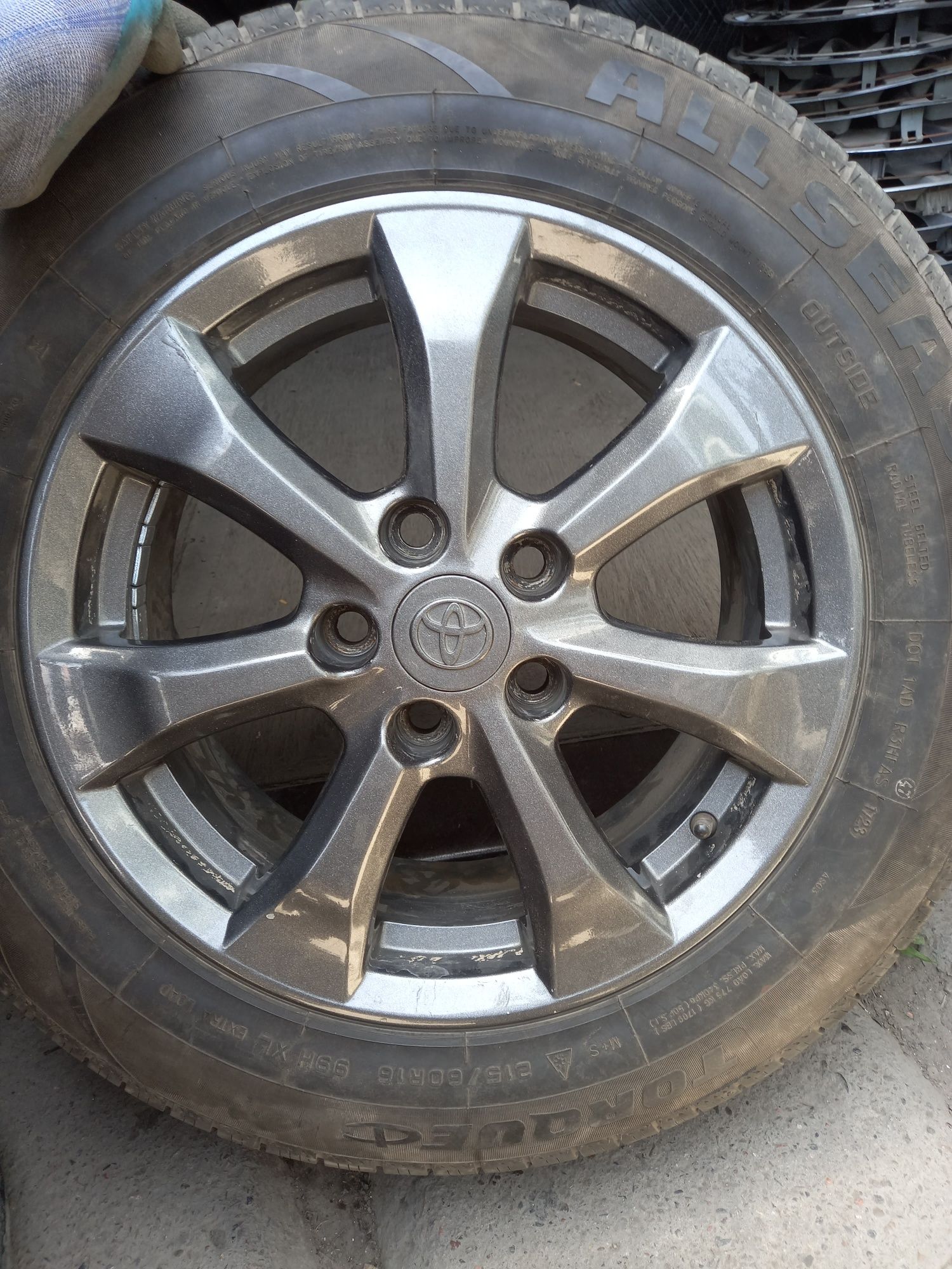 Toyota камрй 240$ диски+шина комплект 4 шт родной