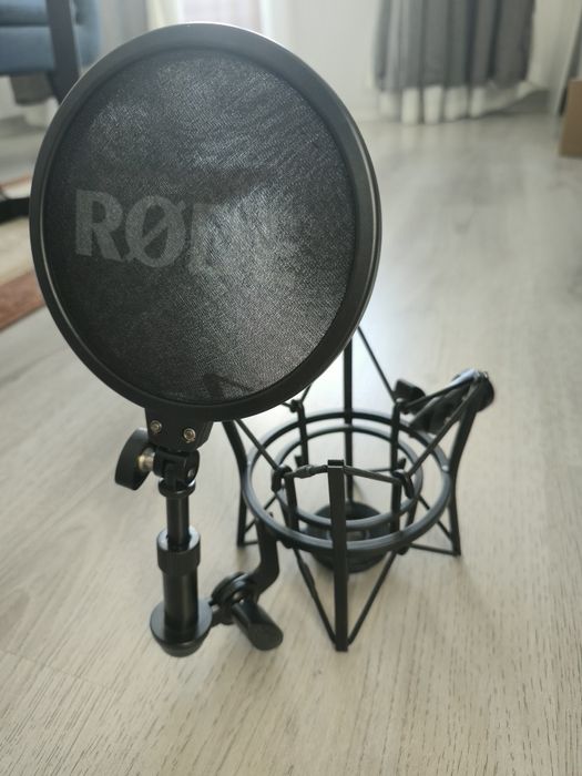 RODE SM6 Shock Mount cu Pop Filter