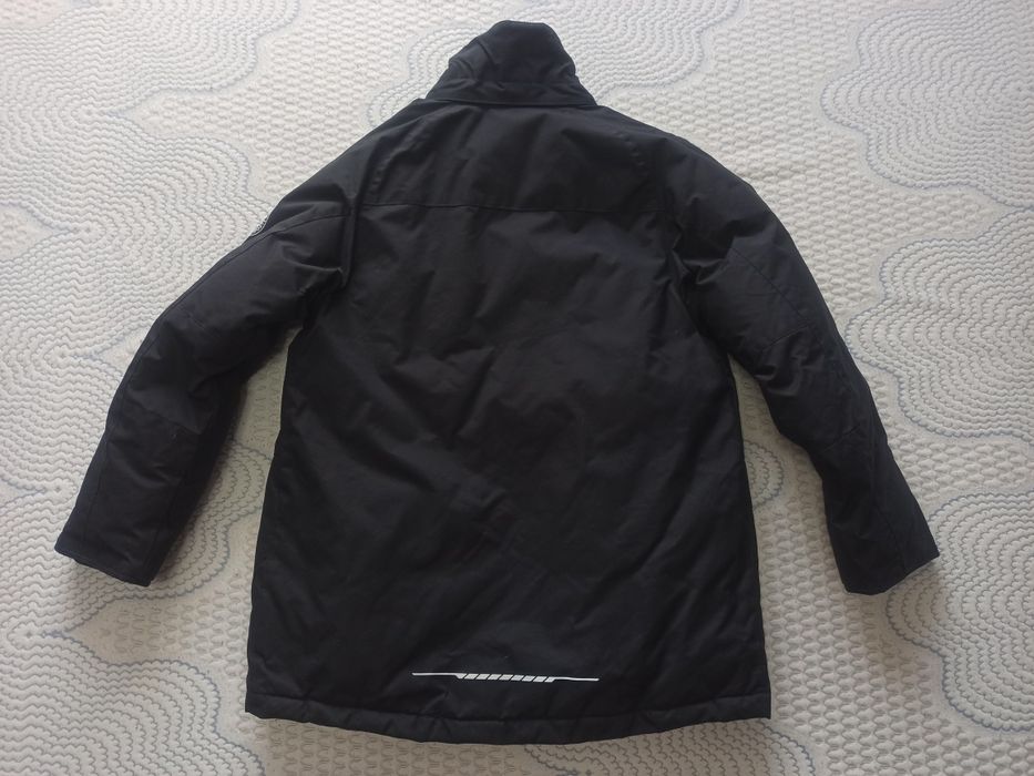 Vând geaca iarna, puf Everest, impecabila.