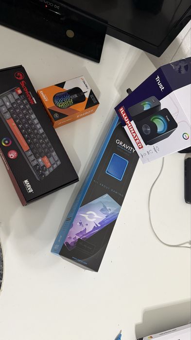 Vand calculator gaming+periferice de gaming +monitor