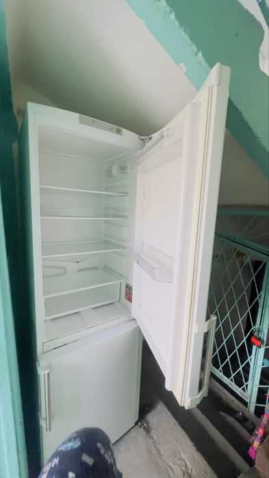 Закончился фреон , а так работает, отдам не дорого