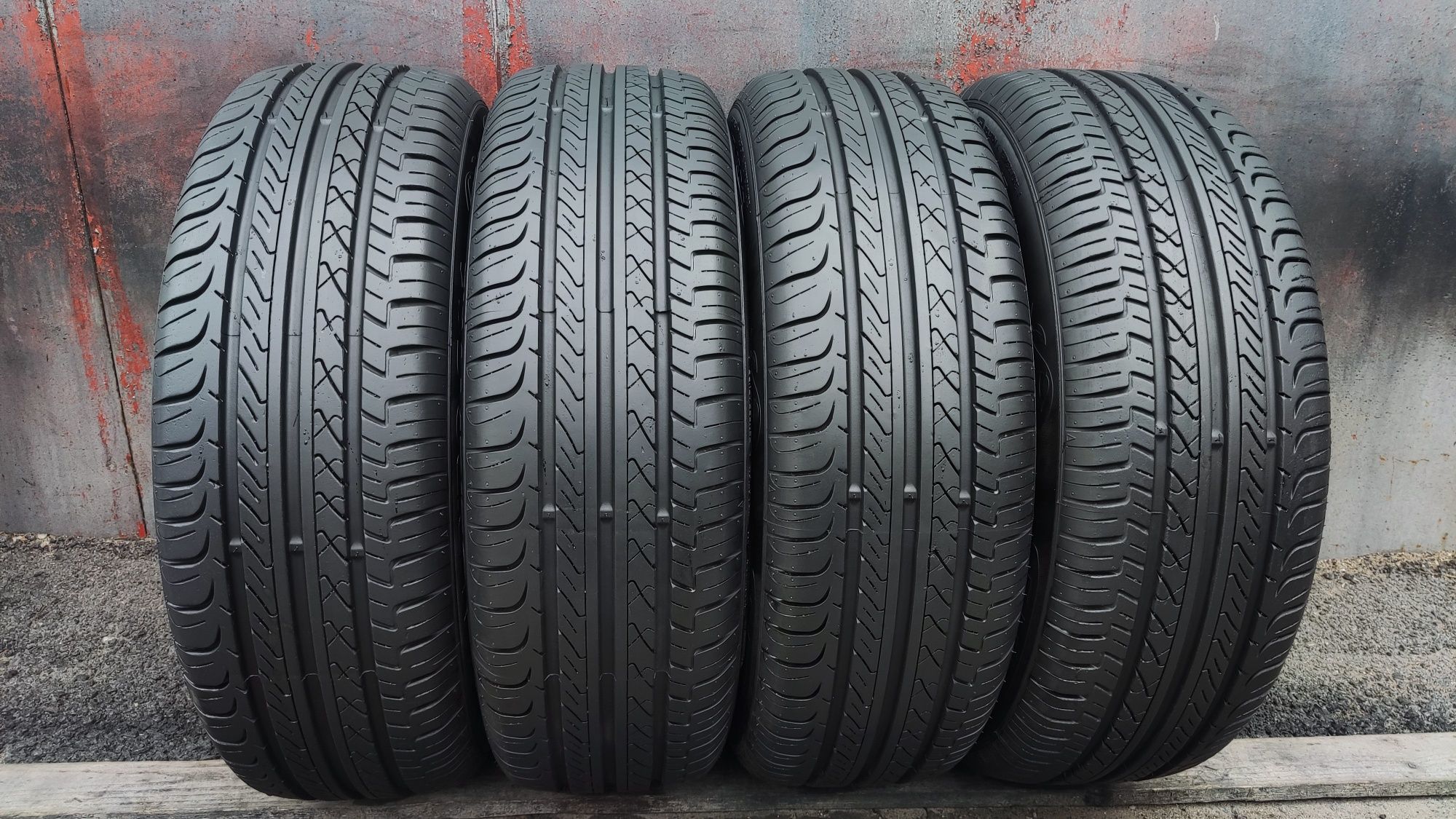 4бр. летни гуми 185/65/15 GT Radial, dot24
dot24
8.3mm
Много добро със