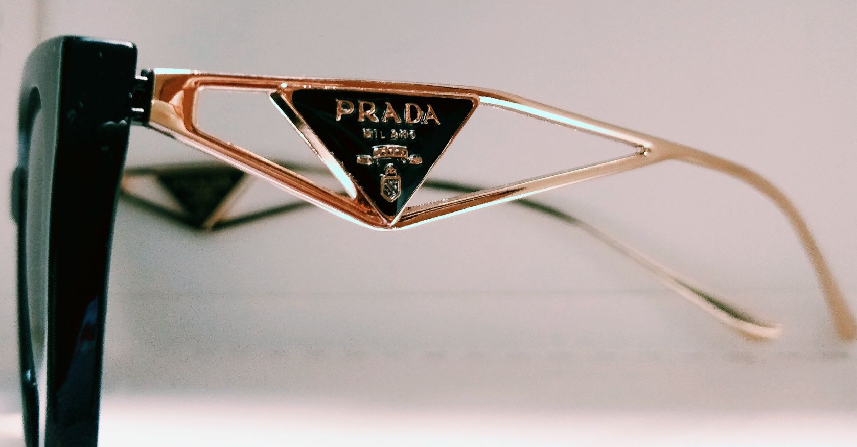 Ochelari de soare Prada