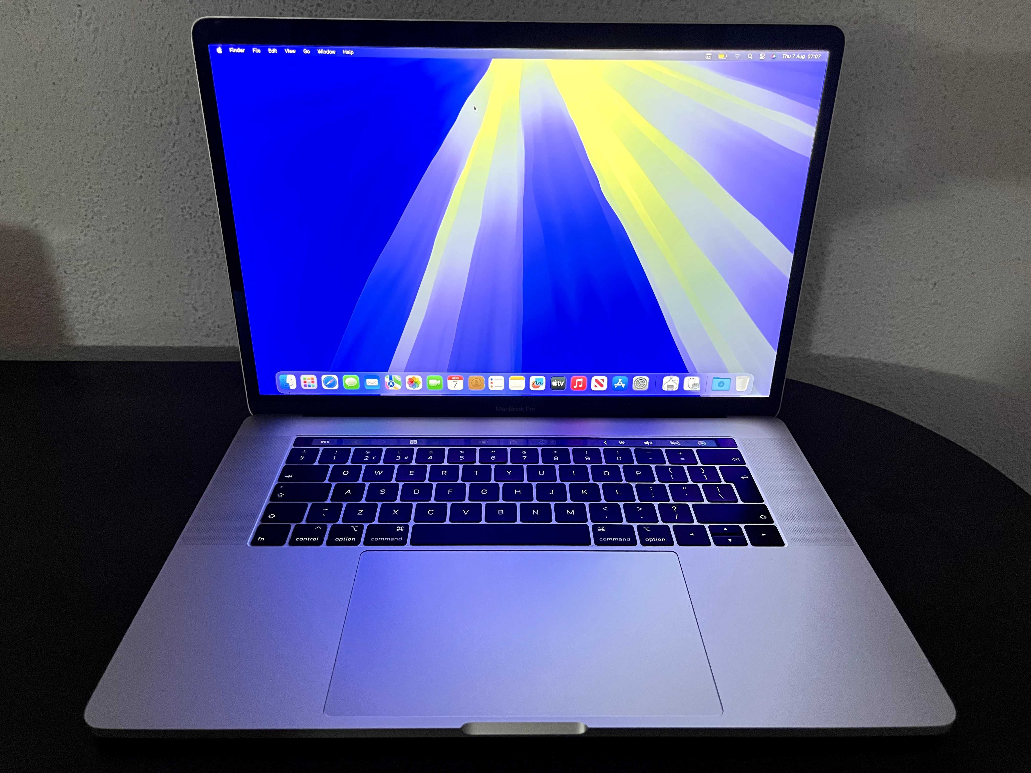 Apple MacBook PRO 15 A1990 i7 2.6Gz 16GB 500GB NVMe Touch Bar