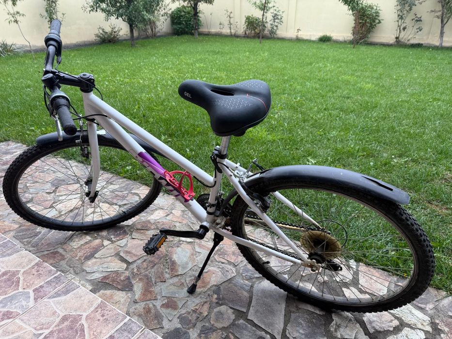 Vand bicicleta BTWIN pentru adolescenti