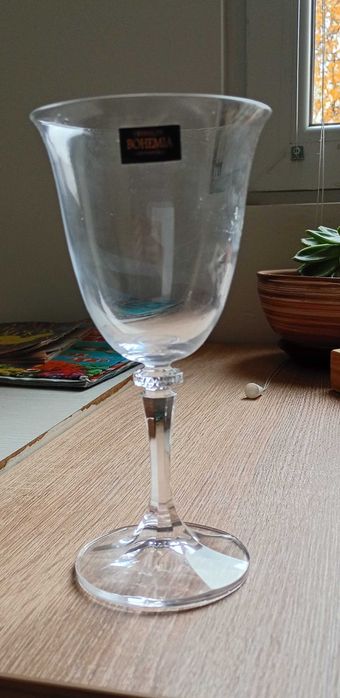 Продавам стъклени чаши Bohemia