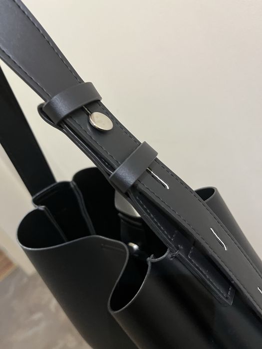 Дамска чанта     .       .        .