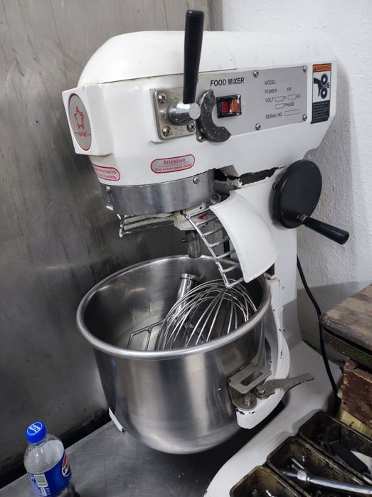 Миксер кондитерский 220v