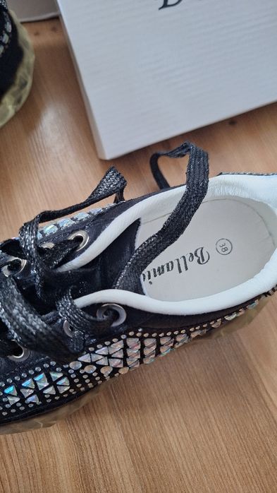 Дамски обувки с камъни