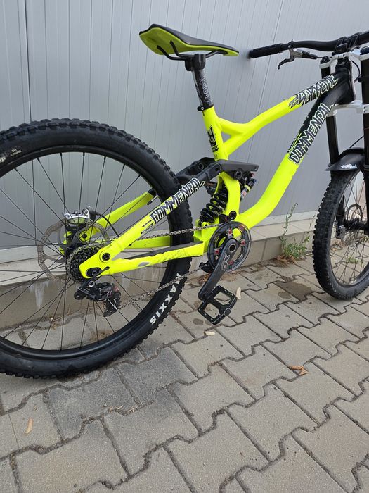 Продавам commencal v3 supreme dh