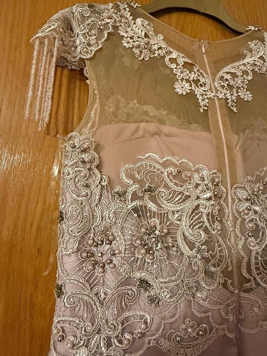 Rochie de seara speciala cu dantela cusuta manual