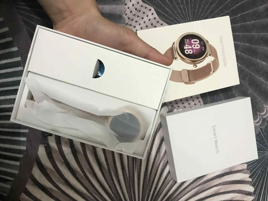 Смарт спортен часовник