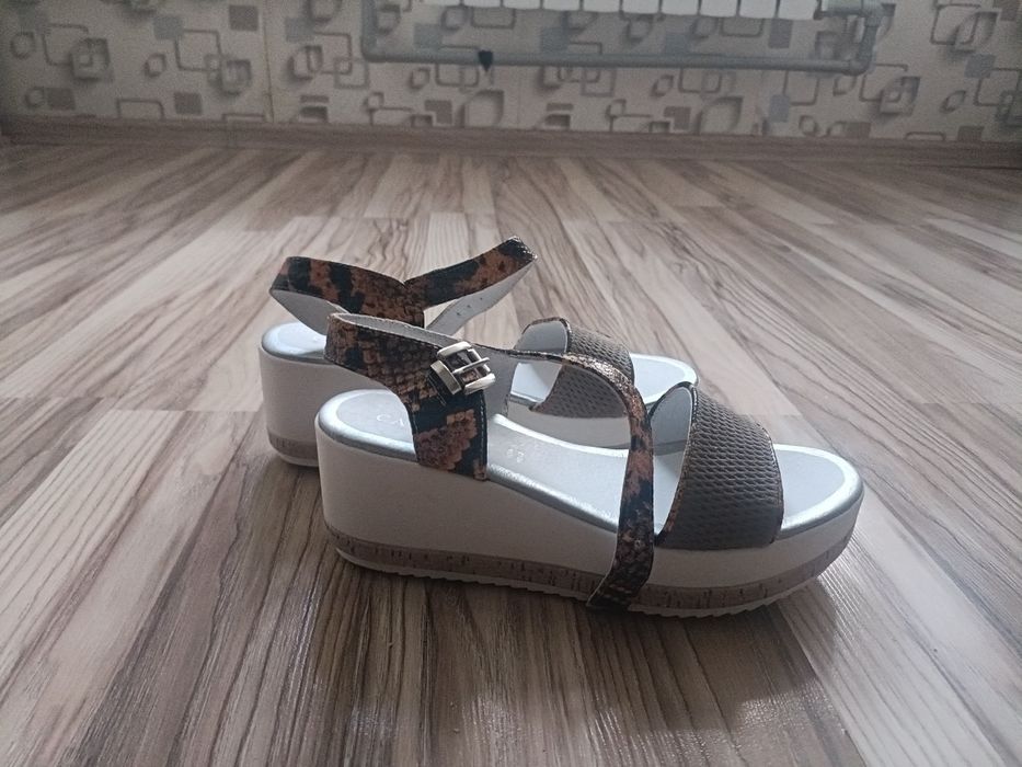 Босоножки летние