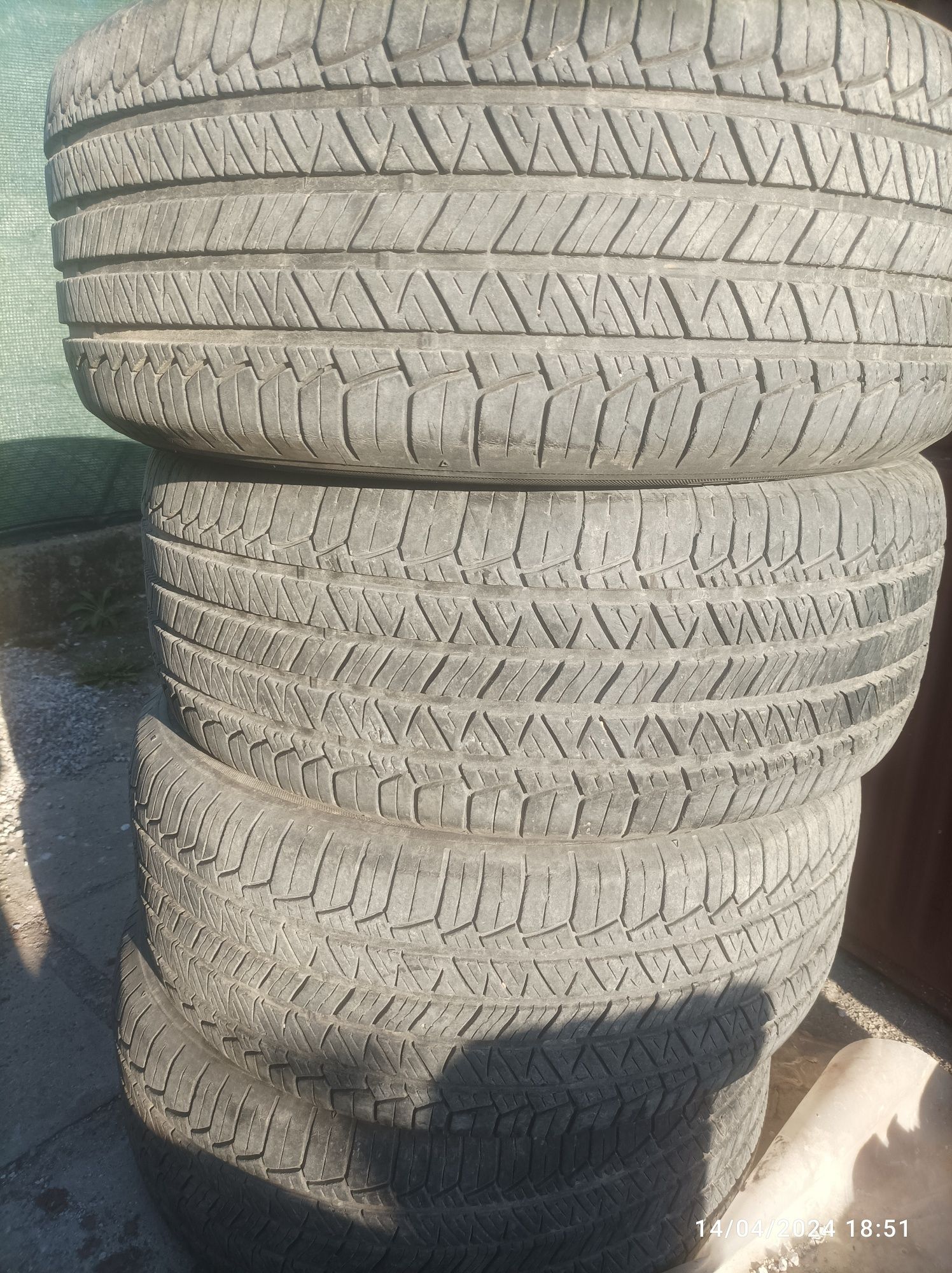 Продавам гуми 255/55/18