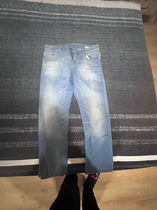 Продавам мъжки дънки