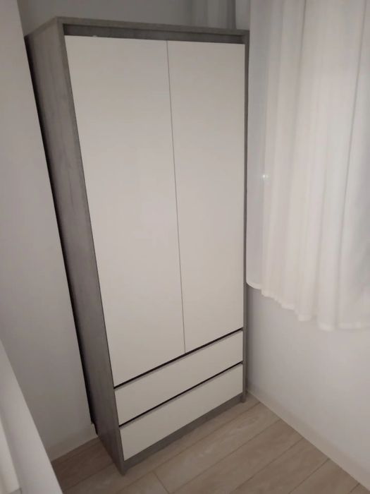 Montaj mobilă, parchet.