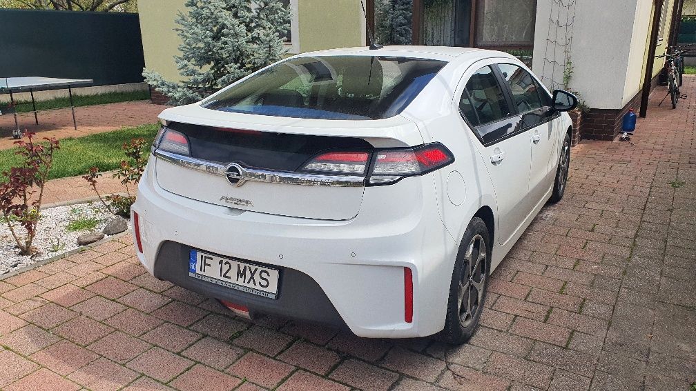 Opel Ampera hybrid