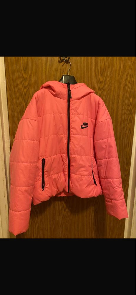 Geaca Nike roz noua