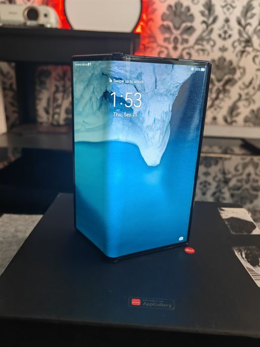 Huawei Mate XS foldable