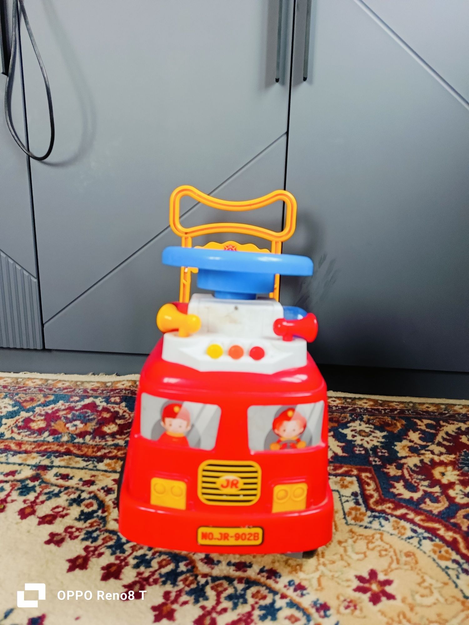 Толокар машина для детей