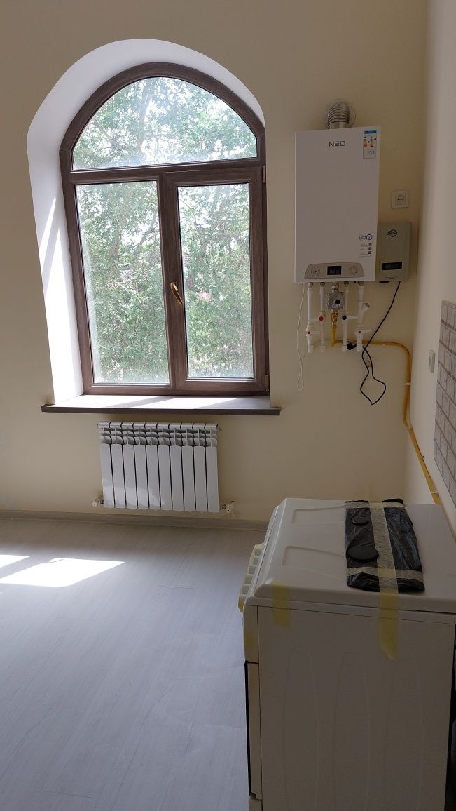 Продаётся квартира 3 комнатная 75 кв на 3 этаже ориентир Зархал Зебо.