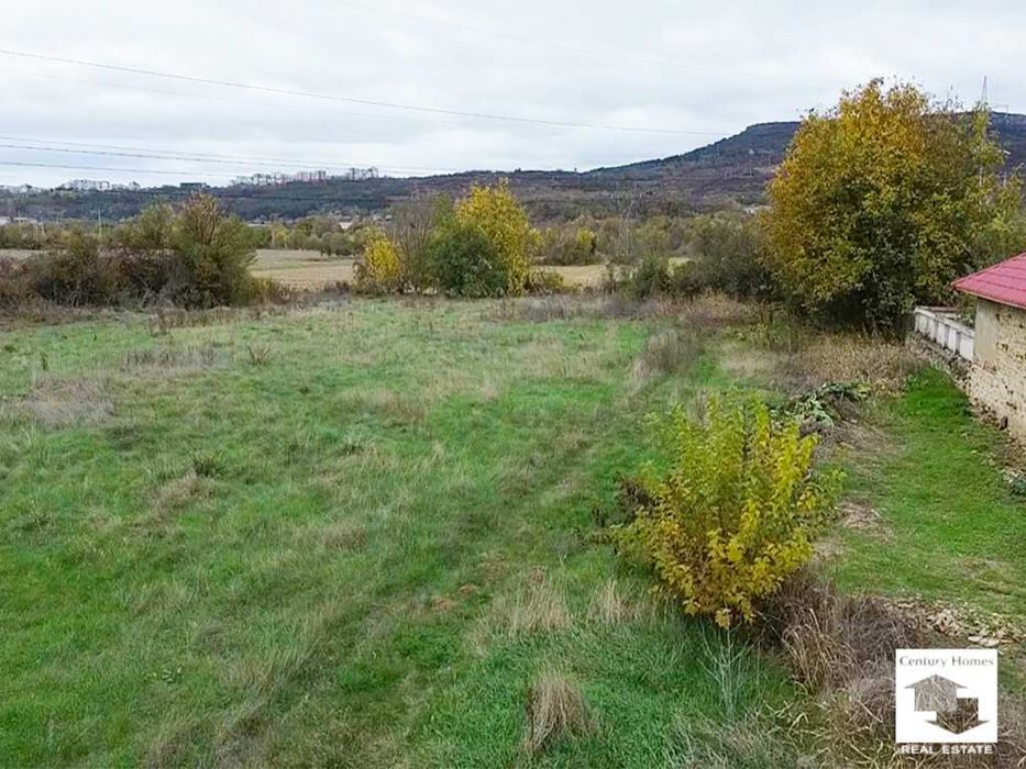 120388 Два съседни парцела в регулация в с. Първомайци, В. Търново