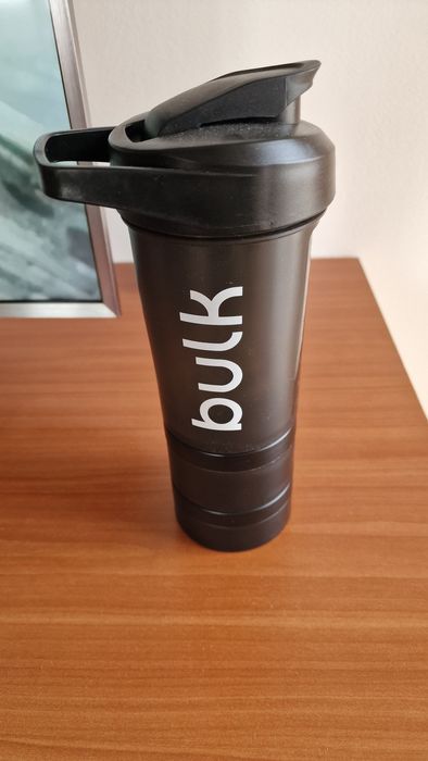 Sticla de shacker cu compartiment