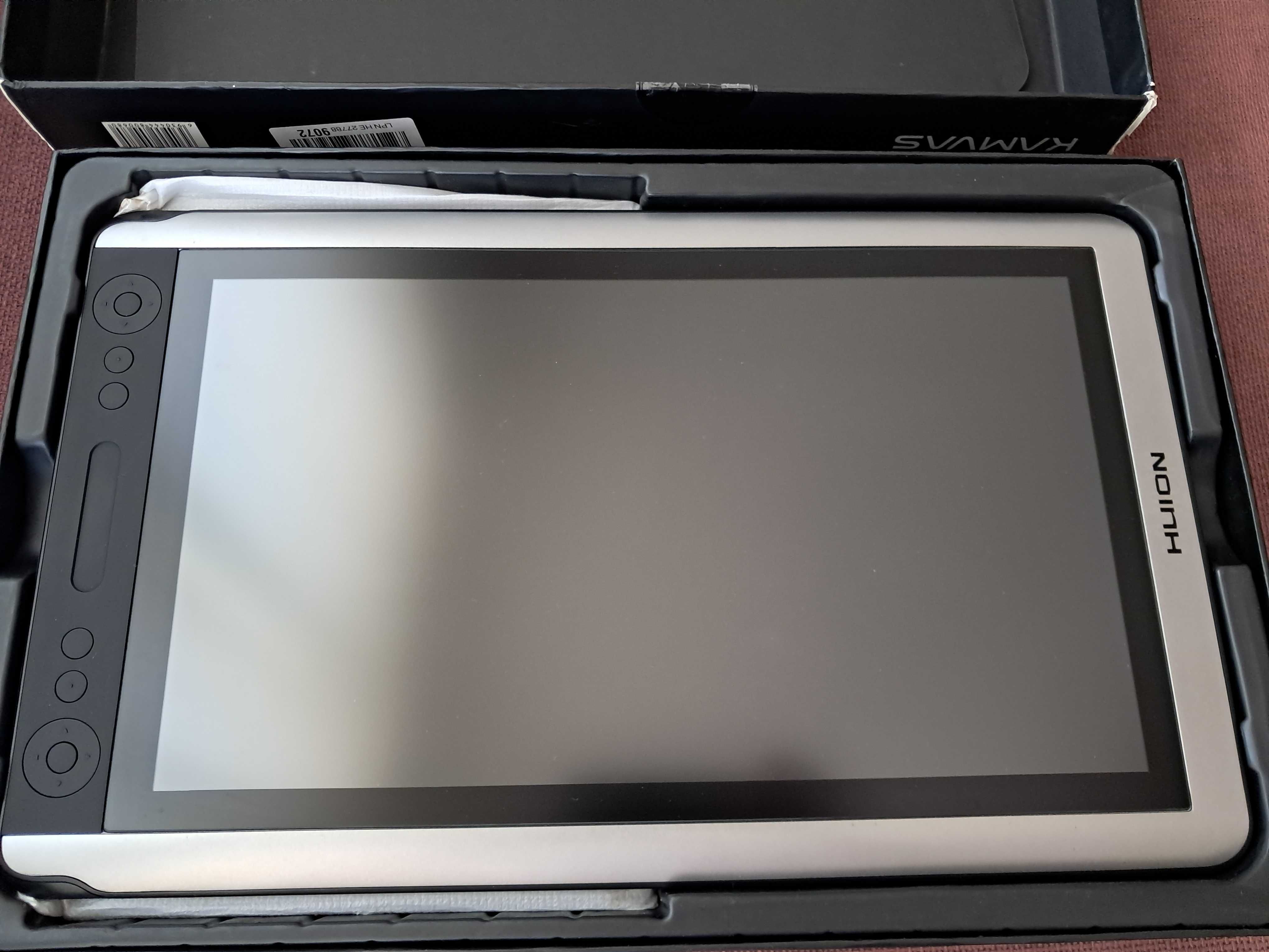 Графичен таблет с дисплей за рисуване Huion Kamvas GT-156HD V2
