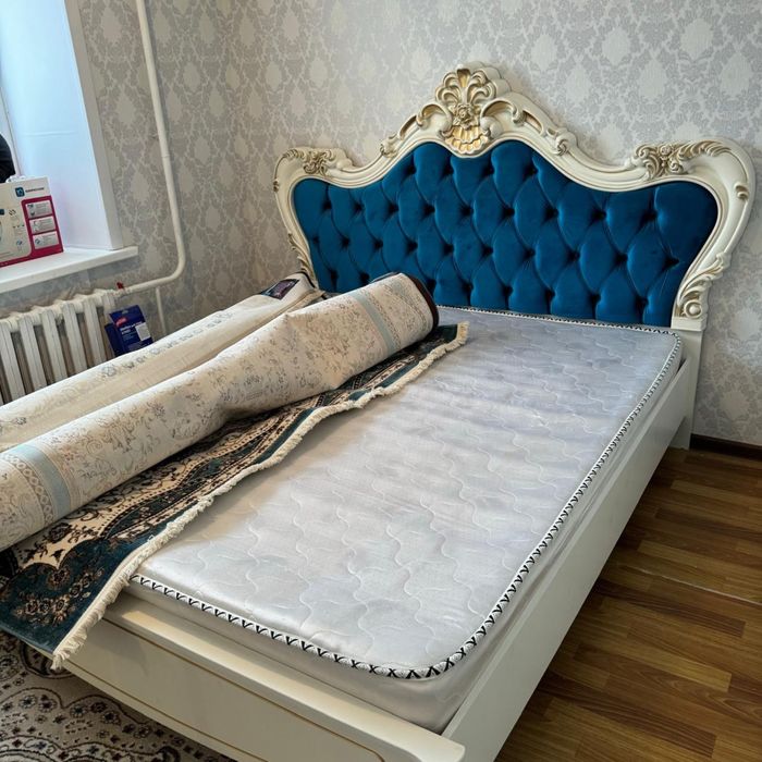 Продаётся спальный гарнитур