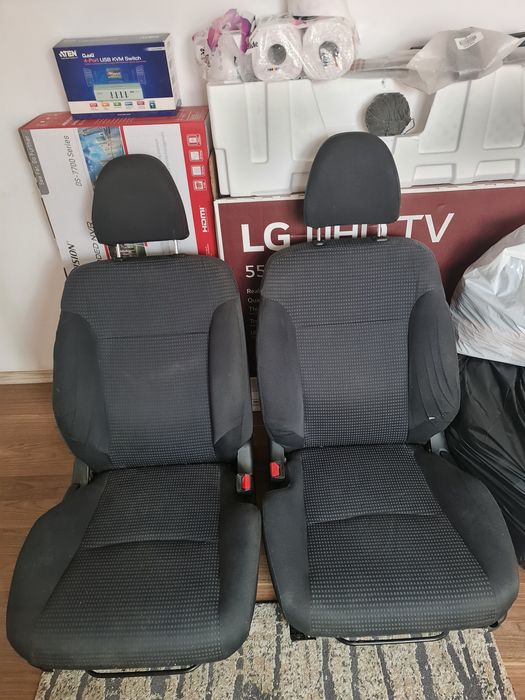 Scaune de mașină șofer și pasager