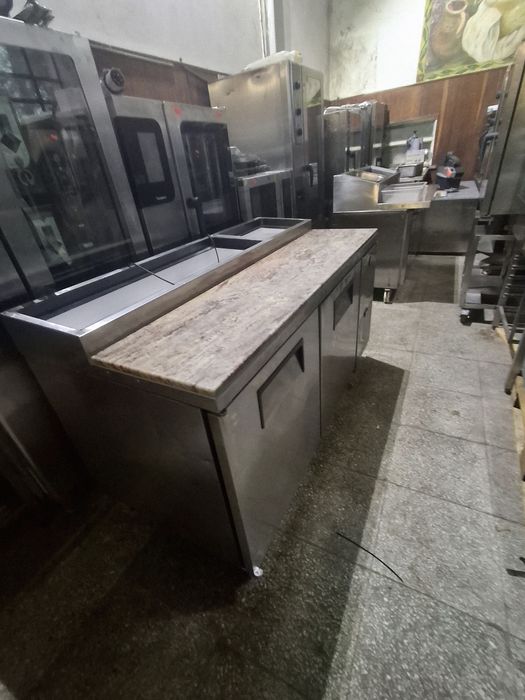 Хладилна маса за пица TRUE