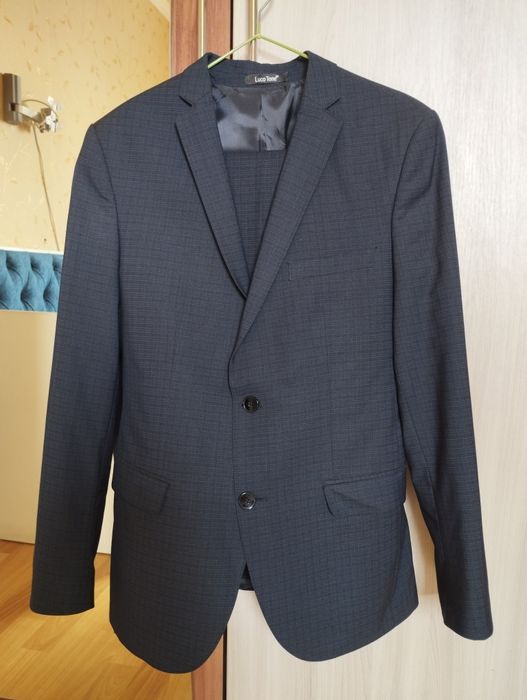 Продам мужской костюм